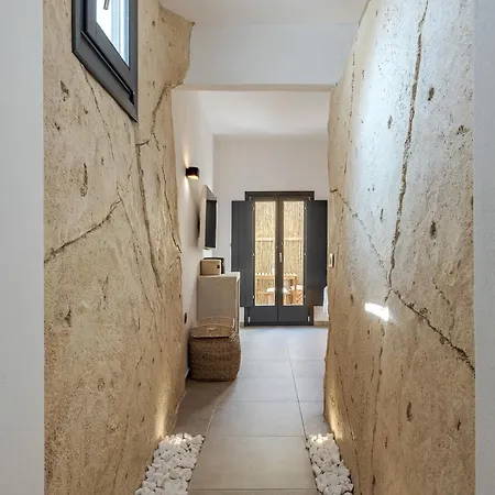 23 Smart * Imerovigli (Santorini)