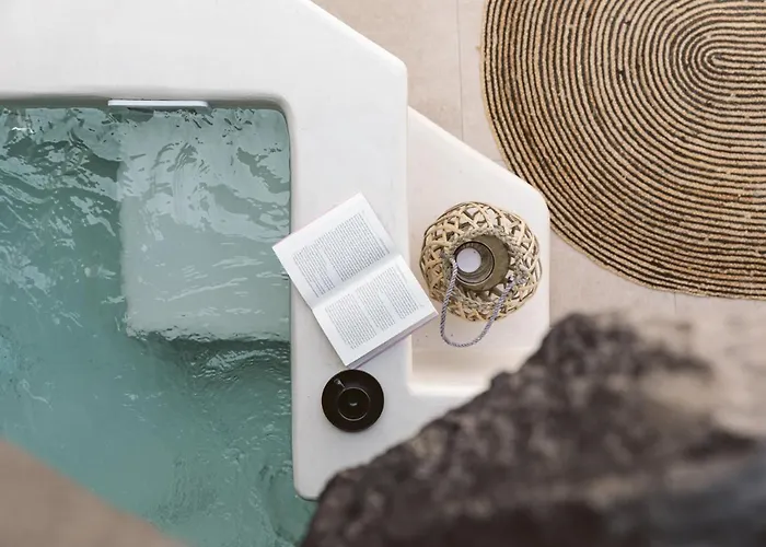 23 Smart Villa Imerovigli (Santorini)