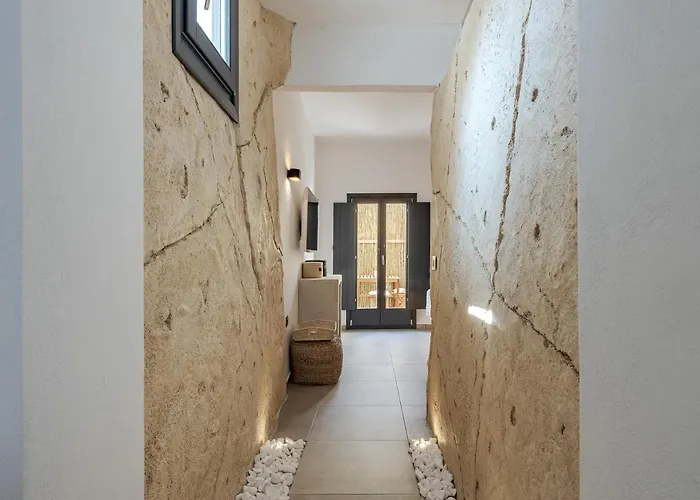 23 Smart * Imerovigli (Santorini)